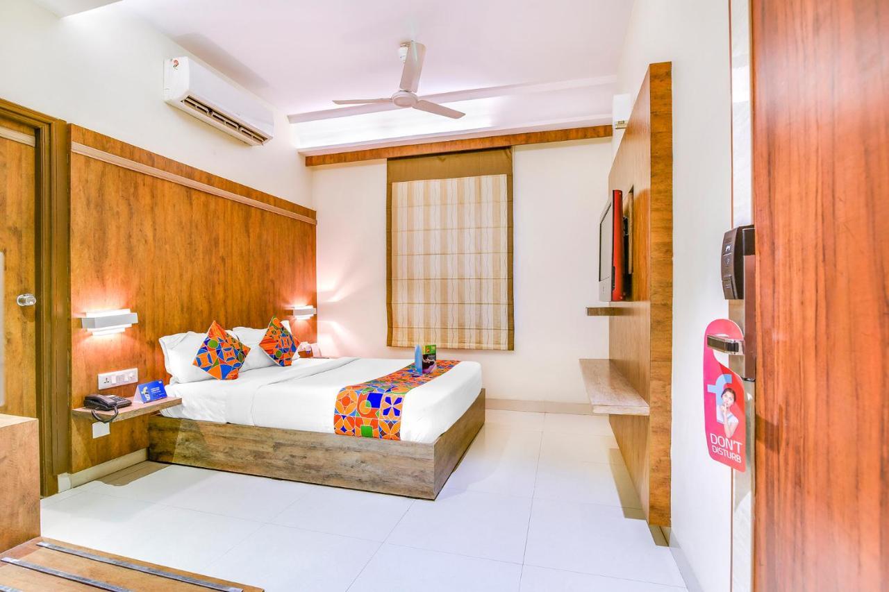 Fabhotel Arastu Nampally Хайдарабад Экстерьер фото